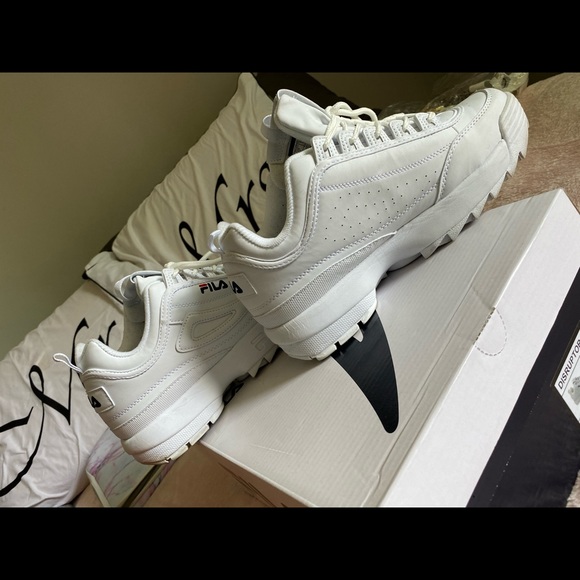 Filas - Picture 3 of 3